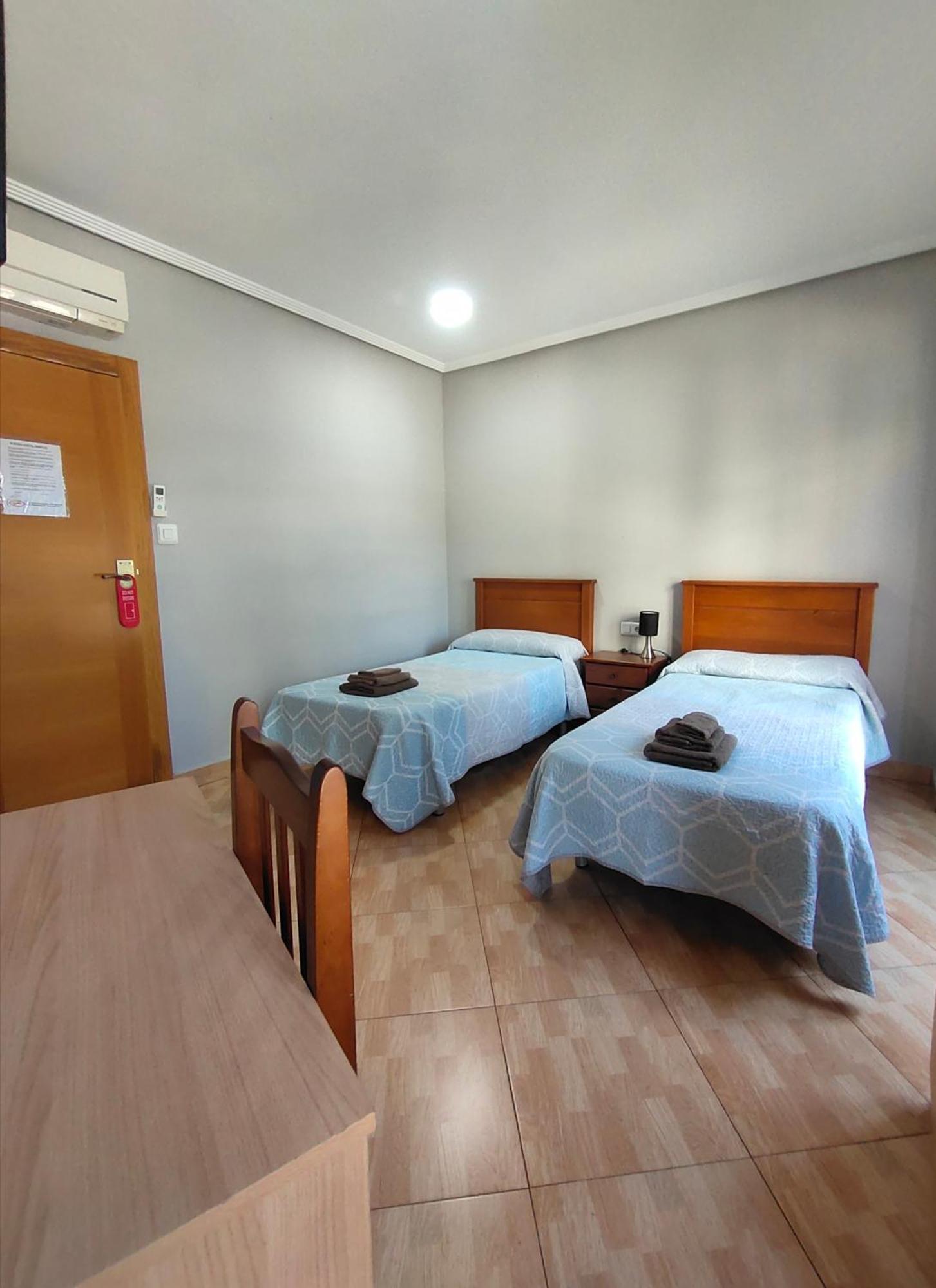 Hostal Abastos Valencia Exterior foto