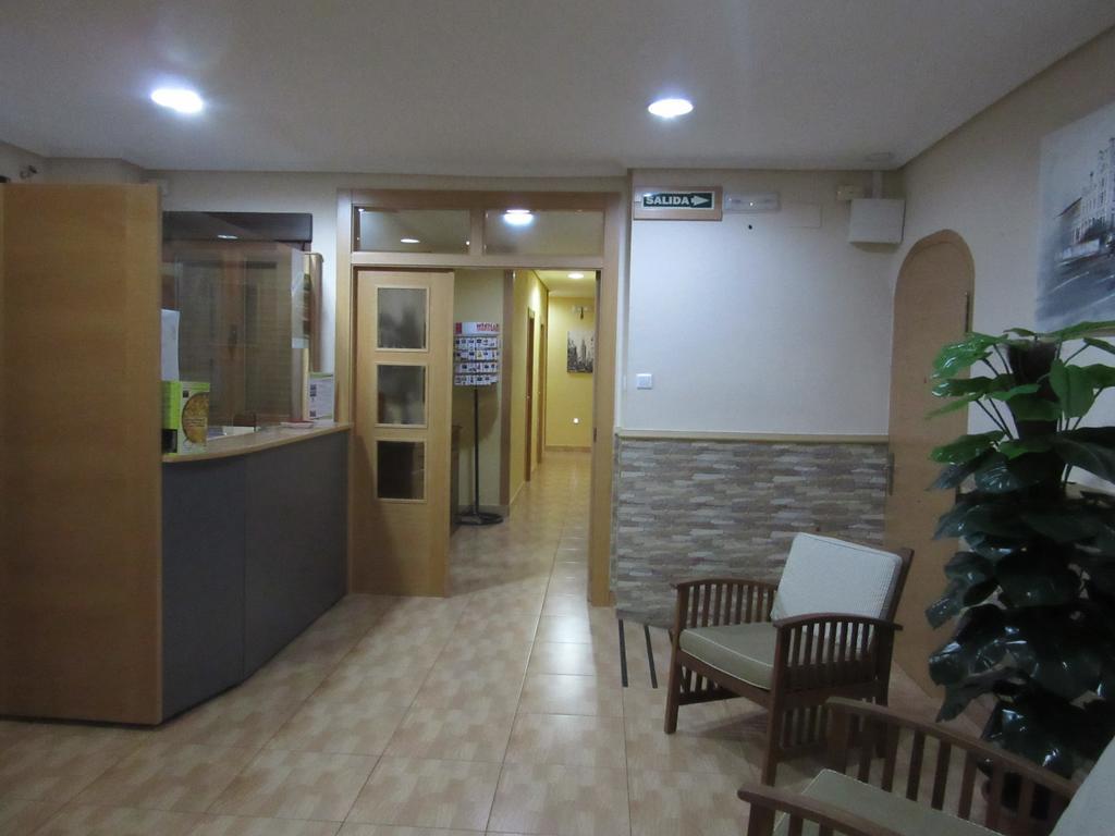 Hostal Abastos Valencia Exterior foto